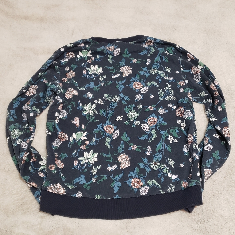 H&M Divided Cotton Navy Floral Crewneck - Picture 9 of 13